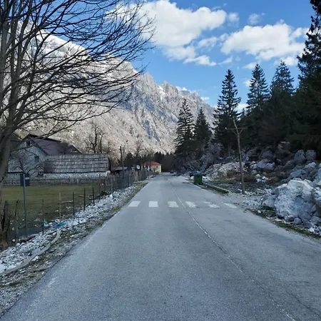 بيت ضيافة Bujtina2 3*